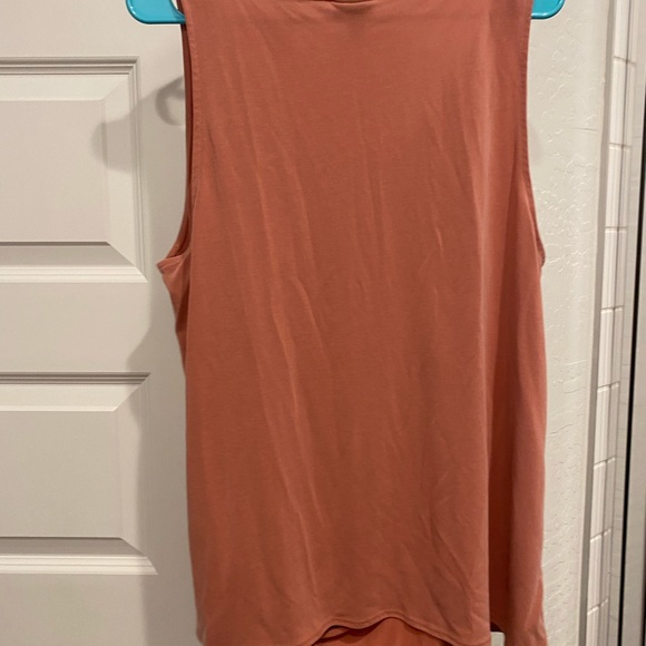 Torrid twist front tank - Picture 3 of 5
